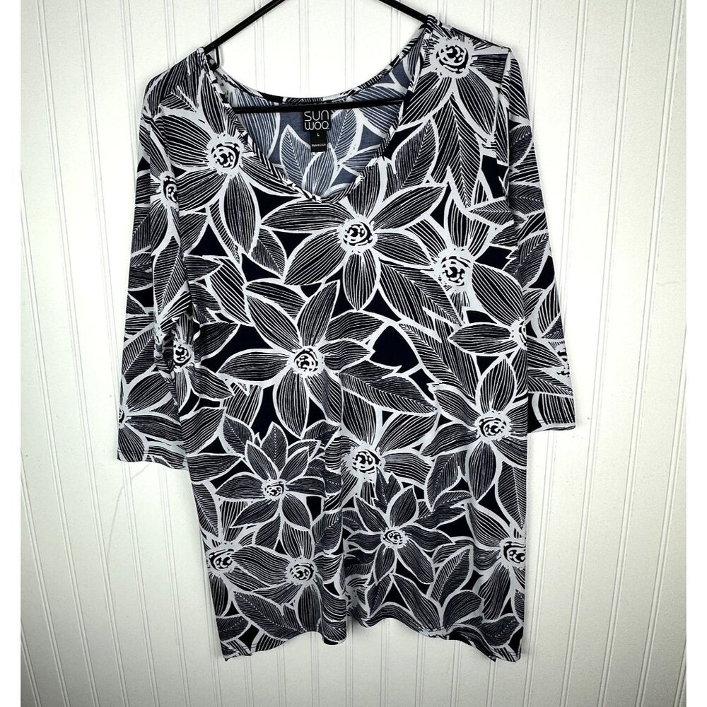 Clara‎ Sun Woo Floral Print Top Size Large Black and White